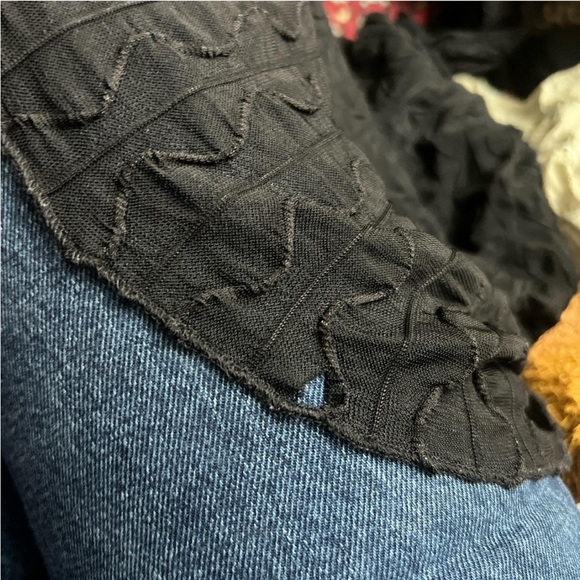 Princess Polly button up sheer top 🖤 - Picture 4 of 4